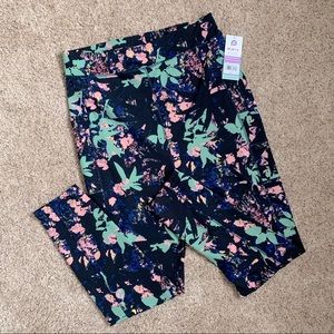 NWT Full-length patterned POP Fit leggings with pockets